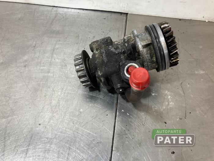 Gebruikte Servopomp Volkswagen Transporter T5 2.5 TDi Prijs € 38,12 Inclusief btw aangeboden door Autoparts Pater