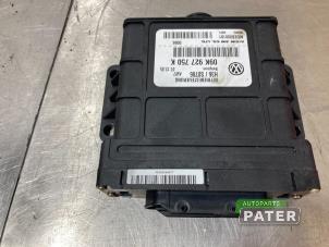 Computer Automatische Bak van een Volkswagen Transporter T5 2.5 TDi 2006