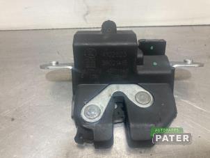 Gebruikte Slotmechaniek Achterklep Opel Astra K 1.0 Turbo 12V Prijs € 21,00 Margeregeling aangeboden door Autoparts Pater