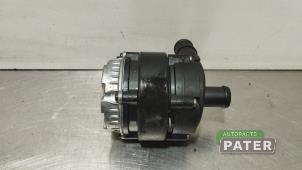 Gebruikte Extra waterpomp Audi Q3 (F3B) 1.4 45 TFSI e 16V Prijs € 52,50 Margeregeling aangeboden door Autoparts Pater