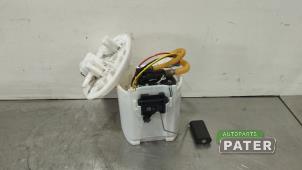 Gebruikte Benzinepomp Mercedes GLB (247.6) 1.3 GLB-200 Turbo 16V Prijs € 63,00 Margeregeling aangeboden door Autoparts Pater