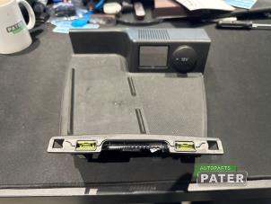 Gebruikte Wireless charger Ford Focus 4 Wagon 1.5 EcoBlue 120 Prijs € 105,00 Margeregeling aangeboden door Autoparts Pater