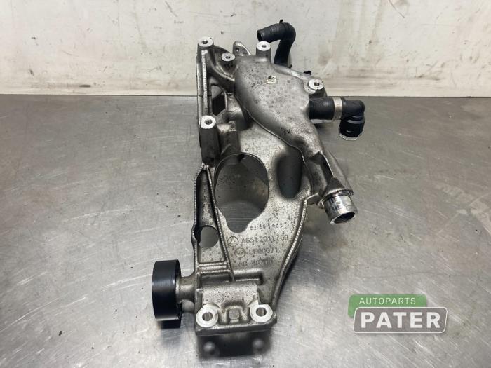 Gebruikte Dynamosteun onder Mercedes CLA (117.3) 2.2 CLA-220 CDI, 220 d 16V Prijs € 31,50 Margeregeling aangeboden door Autoparts Pater