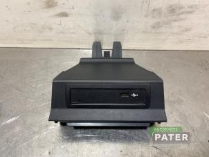 Gebruikte USB module Mercedes GLB (247.6) 1.3 GLB-200 Turbo 16V Prijs € 21,00 Margeregeling aangeboden door Autoparts Pater