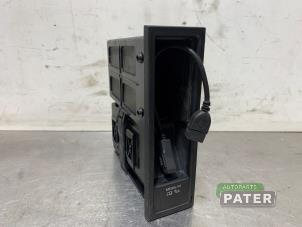 Gebruikte Regelunit Multi Media Volkswagen Passat Variant (365) 1.4 TSI 16V EcoFuel Prijs € 15,75 Margeregeling aangeboden door Autoparts Pater