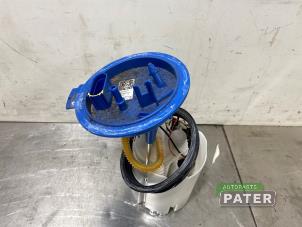 Gebruikte Benzinepomp Volkswagen Polo VI (AW1) 1.0 TSI 12V Prijs € 42,00 Margeregeling aangeboden door Autoparts Pater