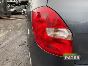 Gebruikte Achterlicht links Skoda Fabia II (5J) 1.4i 16V Prijs € 31,50 Margeregeling aangeboden door Autoparts Pater