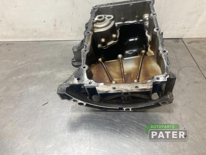 Gebruikte Carterpan Peugeot 208 I (CA/CC/CK/CL) 1.2 Vti 12V PureTech 82 Prijs € 52,50 Margeregeling aangeboden door Autoparts Pater