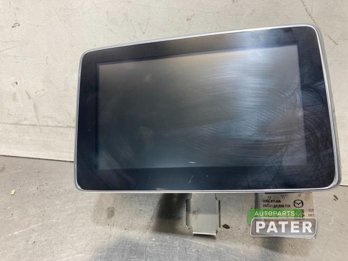 Gebruikte Display Interieur Mazda CX-3 (DJ/DK) 1.5 Skyactiv D 105 16V Prijs € 262,50 Margeregeling aangeboden door Autoparts Pater