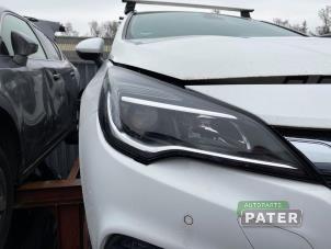Gebruikte Rechter Koplamp Opel Astra K Sports Tourer 1.6 CDTI 110 16V Prijs € 315,00 Margeregeling aangeboden door Autoparts Pater