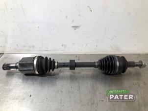 Gebruikte Aandrijfas links-voor Mazda CX-3 (DJ/DK) 1.5 Skyactiv D 105 16V Prijs € 78,75 Margeregeling aangeboden door Autoparts Pater