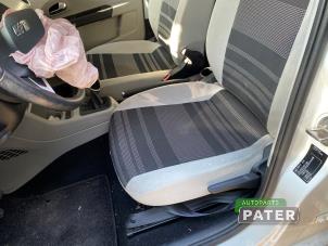 Gebruikte Voorstoel links Seat Mii 1.0 12V Prijs € 131,25 Margeregeling aangeboden door Autoparts Pater