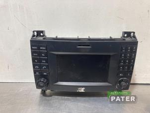 Gebruikte Display Multi Media regelunit Mercedes Sprinter 3,5t (906.63) 311 CDI 16V Prijs € 635,25 Inclusief btw aangeboden door Autoparts Pater