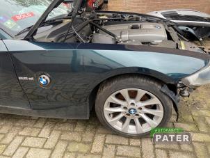 Gebruikte Scherm rechts-voor BMW Z4 Roadster (E85) 2.5 Si 24V Prijs € 472,50 Margeregeling aangeboden door Autoparts Pater