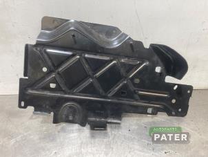 Nieuwe Accubak Volvo XC60 II (UZ) 2.0 B4 16V Plug-in Hybrid AWD Prijs € 50,82 Inclusief btw aangeboden door Autoparts Pater