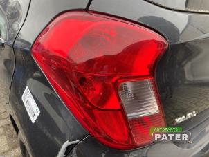 Gebruikte Achterlicht links Opel Karl 1.0 12V Prijs € 141,75 Margeregeling aangeboden door Autoparts Pater