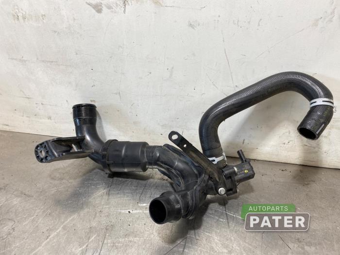 Gebruikte Intercooler Buis Ford Focus 4 Wagon 1.0 Ti-VCT EcoBoost 12V 125 Prijs € 78,75 Margeregeling aangeboden door Autoparts Pater