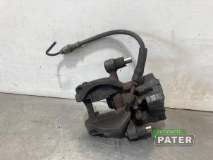 Gebruikte Remklauw (Tang) links-achter Volkswagen Golf VII (AUA) 1.0 TSI 12V BlueMotion Prijs € 52,50 Margeregeling aangeboden door Autoparts Pater