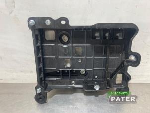 Gebruikte Accubak Toyota Yaris IV (P21/PA1/PH1) 1.5 12V VVT-i Prijs € 15,75 Margeregeling aangeboden door Autoparts Pater