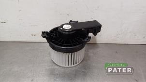 Gebruikte Chaufage Ventilatiemotor Toyota Yaris IV (P21/PA1/PH1) 1.5 12V VVT-i Prijs € 42,00 Margeregeling aangeboden door Autoparts Pater