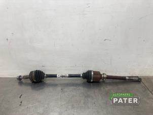 Gebruikte Aandrijfas rechts-voor Peugeot 308 (L3/L8/LB/LH/LP) 1.2 12V e-THP PureTech 110 Prijs € 99,75 Margeregeling aangeboden door Autoparts Pater
