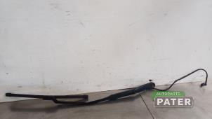 Gebruikte Ruitenwisserarm voor Volvo V60 II (ZW) 2.0 T6 16V Twin Engine Prijs € 47,25 Margeregeling aangeboden door Autoparts Pater