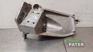 Gebruikte Motorsteun Volvo V60 II (ZW) 2.0 T6 16V Twin Engine Prijs € 21,00 Margeregeling aangeboden door Autoparts Pater