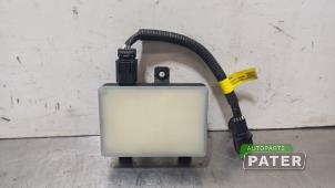 Gebruikte Dode hoek sensor Kia Niro I (DE) E-Niro 64 kWh Prijs € 183,75 Margeregeling aangeboden door Autoparts Pater