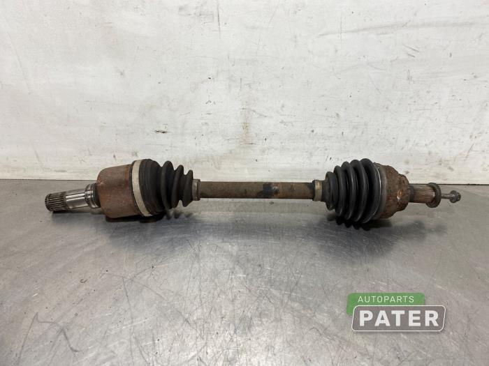 Gebruikte Aandrijfas links-voor Ford Focus C-Max 2.0 16V Prijs € 26,25 Margeregeling aangeboden door Autoparts Pater