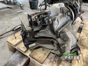 Gebruikte Versnellingsbak Ford Focus C-Max 2.0 16V Prijs € 210,00 Margeregeling aangeboden door Autoparts Pater