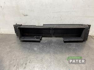 Gebruikte Luchtgeleider Hyundai Kona (OS) 64 kWh Prijs € 157,50 Margeregeling aangeboden door Autoparts Pater