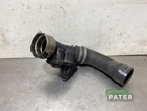 Gebruikte Intercooler Buis Volvo V40 (MV) 1.5 T3 16V Geartronic Prijs € 52,50 Margeregeling aangeboden door Autoparts Pater