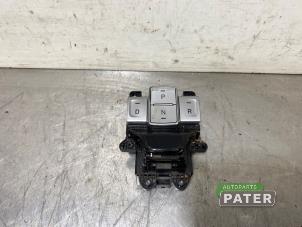 Gebruikte Selectiehendel automaat Hyundai Kona (OS) 64 kWh Prijs € 78,75 Margeregeling aangeboden door Autoparts Pater