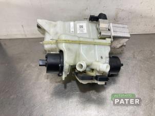 Gebruikte Koelwater Reservoir Tesla Model 3 Long Range AWD 75 kWh Prijs € 105,00 Margeregeling aangeboden door Autoparts Pater