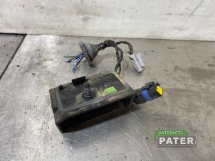 Gebruikte Schakelaar achterklep Nissan Pathfinder (R51) 2.5 dCi 16V 4x4 Prijs € 26,25 Margeregeling aangeboden door Autoparts Pater