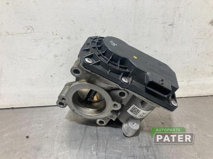 Gebruikte Gasklephuis Nissan Qashqai (J11) 1.2 DIG-T 16V Prijs € 31,50 Margeregeling aangeboden door Autoparts Pater