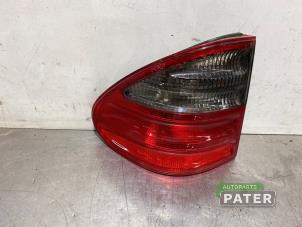 Gebruikte Achterlicht links Mercedes E Combi (S210) 2.8 E-280 V6 18V Prijs € 42,00 Margeregeling aangeboden door Autoparts Pater