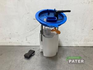 Gebruikte Benzinepomp Volkswagen Polo VI (AW1) 1.0 TSI 12V Prijs € 42,00 Margeregeling aangeboden door Autoparts Pater