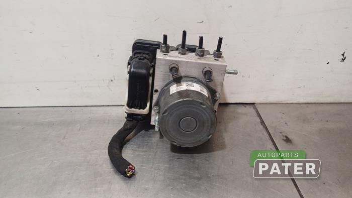 Gebruikte ABS Pomp Opel Vivaro 2.0 CDTI 122 Prijs € 95,29 Inclusief btw aangeboden door Autoparts Pater