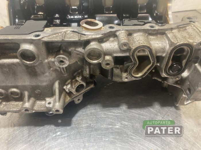 Carterpan van een Mercedes-Benz A (177.0) 1.3 A-180 Turbo 16V 2019