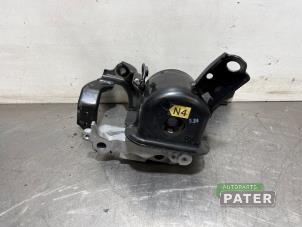 Gebruikte Motorsteun Toyota C-HR (X1,X5) 2.0 16V Hybrid Prijs € 31,50 Margeregeling aangeboden door Autoparts Pater