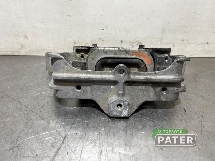 Gebruikte Motorrubber Mercedes A (W176) 1.6 A-180 16V Prijs € 26,25 Margeregeling aangeboden door Autoparts Pater
