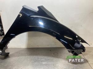 Gebruikte Spatbord rechts-voor Mazda CX-7 2.2 MZR-CD 16V Prijs € 105,00 Margeregeling aangeboden door Autoparts Pater