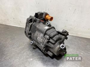 Gebruikte Aircopomp Mercedes GLC Coupe (C254) 2.0 300e 16V 4-Matic Prijs € 444,68 Inclusief btw aangeboden door Autoparts Pater