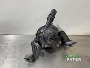 Gebruikte Extra waterpomp Kia Niro I (DE) 1.6 GDI Hybrid Prijs € 63,53 Inclusief btw aangeboden door Autoparts Pater