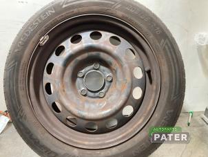 Gebruikte Velg + Band Peugeot 308 SW (L4/L9/LC/LJ/LR) 1.2 12V e-THP PureTech 110 Prijs € 42,00 Margeregeling aangeboden door Autoparts Pater