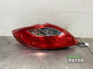 Gebruikte Achterlicht links Mazda 2 (DE) 1.3 16V MZR Prijs € 52,50 Margeregeling aangeboden door Autoparts Pater