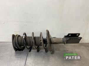 Gebruikte Mac Phersonpoot rechts-voor Peugeot 308 SW (F4/FC/FN/FR) 1.2 12V PureTech 130 Prijs € 131,25 Margeregeling aangeboden door Autoparts Pater