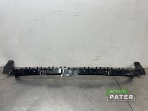 Gebruikte Bumpersteun midden-achter Tesla Model 3 Long Range AWD 75 kWh Prijs € 21,00 Margeregeling aangeboden door Autoparts Pater