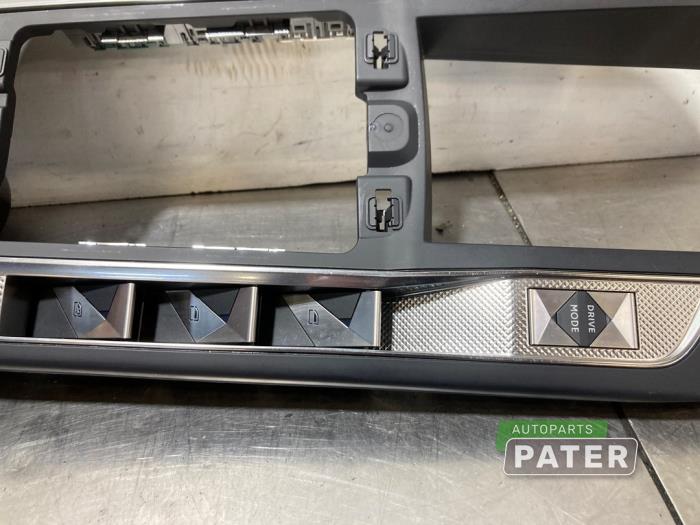 Dashboard deel van een DS DS 3/Crossback (UC/UJ/UR) E-Tense 50 kWh 2021
